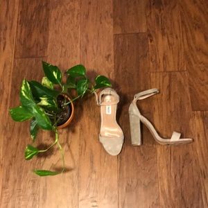 Steve Madden Heels. Suede. Size 6.5.